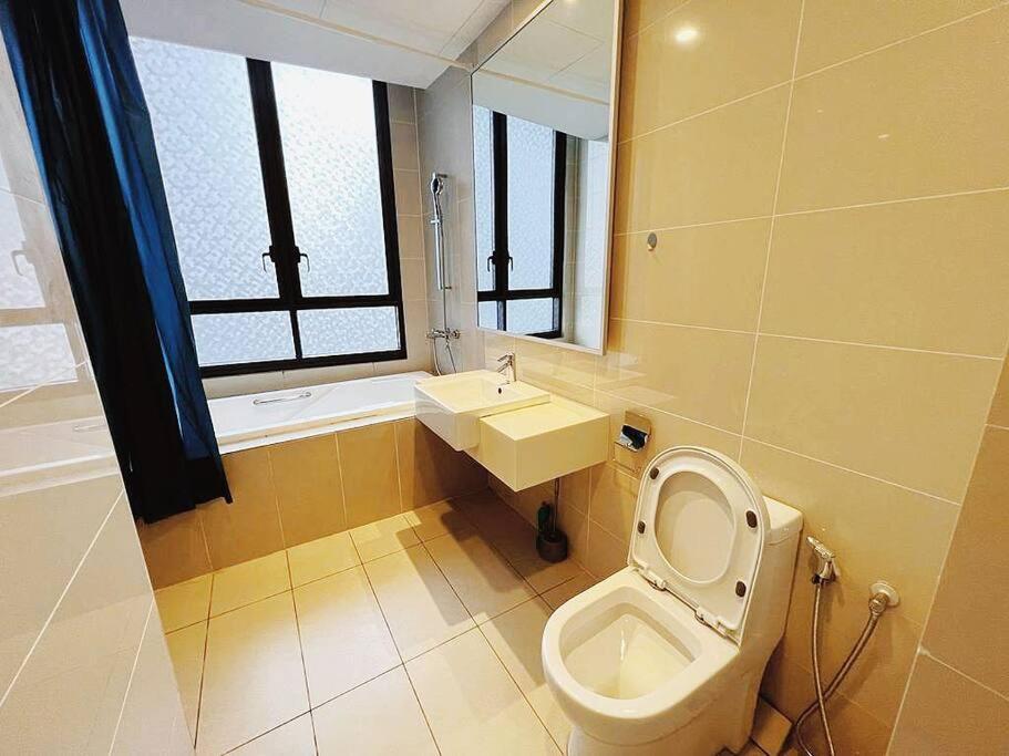 Promo Connected Train 2 Bedroom